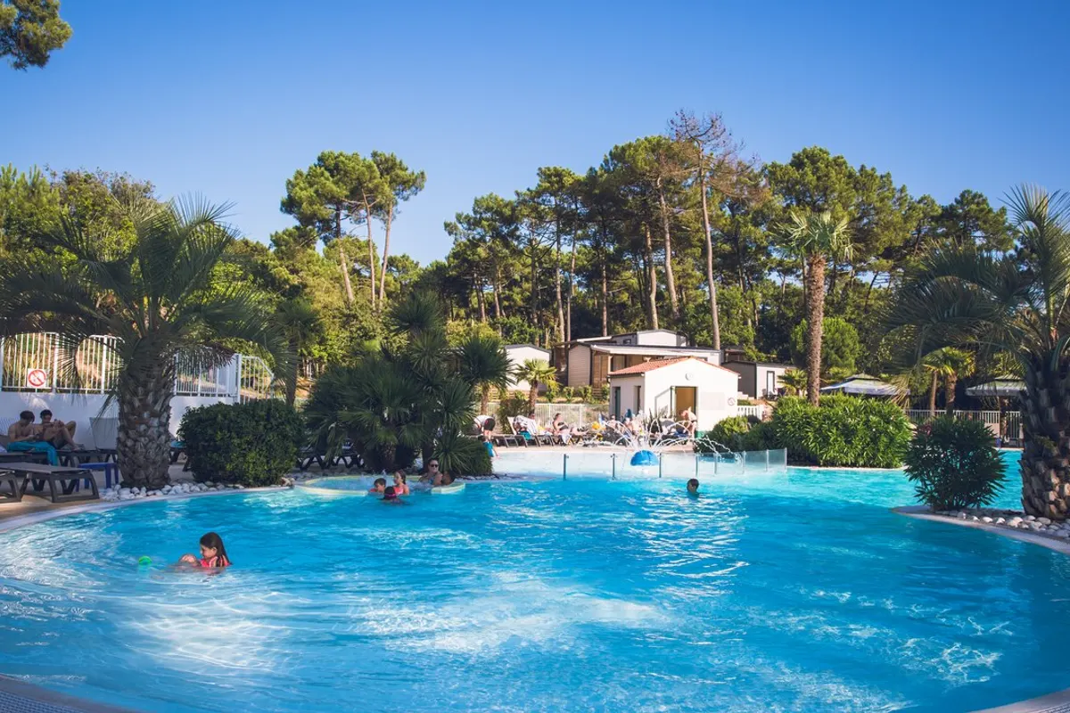 Camping Domaine De Montcalm