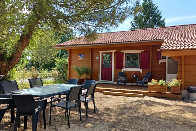 Village de Vacances - Chalets du Soleil